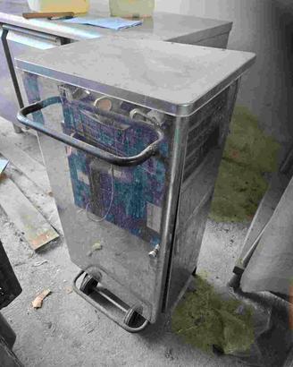 Bidone SPAZZATURA in acciaio inox – con pedale