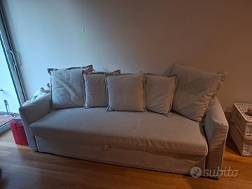 Divano letto IKEA sfoderabile e comodo, prezzo 80€