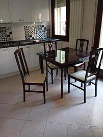 Tavolo allungabile con 4 sedie