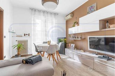 BILOCALE CON BALCONE RISTRUTTURATO