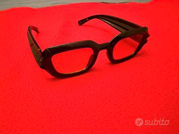 Occhiali da sole  – Montatura nera vintage iconica