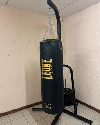 Sacco da boxe Leone 1947 da 40 kg + Base e zavorre