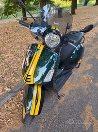 Vespa GTS 300 HPE Racing sixties