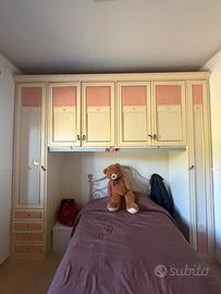 Cameretta/ armadio in legno