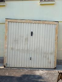 Porta basculante per garage