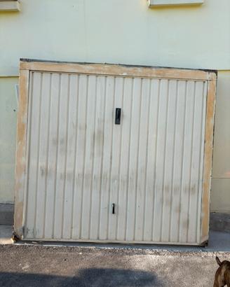 Porta basculante per garage