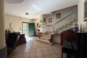 VILLA A SCHIERA A SCAFATI