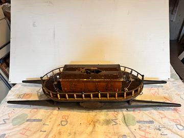 Modello barca con meccanica