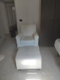 Poltrona e poggiapiedi, Kilanda beige chiaro