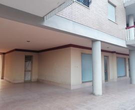 Locale commerciale in Piazza Molise
