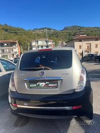 Lancia Ypsilon 1.3 MJT 75 CV Argento