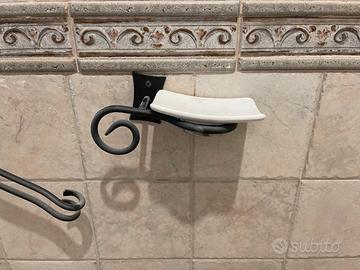 Portasciugamano, portasaponetta e portarotolo