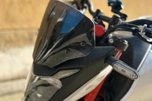 Honda Hornet 750 tagliando fatto e gomme nuove