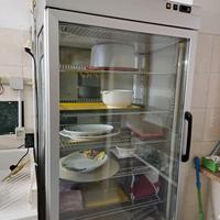 vetrina frigo pasticceria
