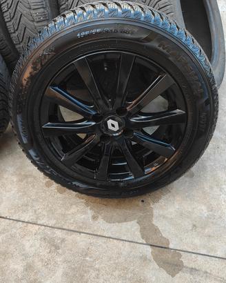  cerchi in lega renault complete di pneumatici