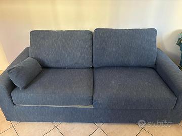 Divani, specchio, sedie a Grottammare