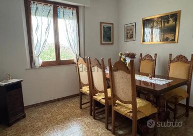 Tavolo sala pranzo con 6 sedie