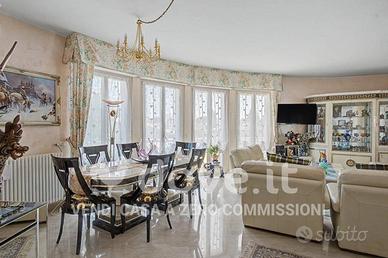 Appartamento di 118 m² con 3 locali e box auto a D