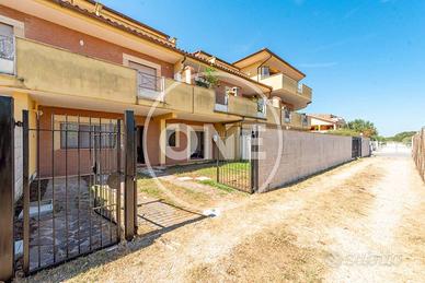 Appartamento di 75 m² con 4 locali a Pomezia