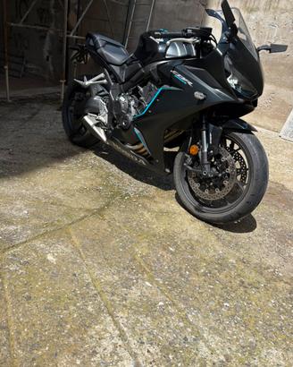 Honda cbr 650 95CV