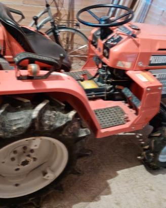 Trattore Kubota B1502 con fresa attacco 3 punti