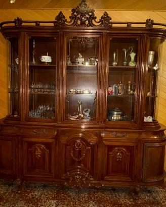 Credenza vetrina stile barocco con intagli