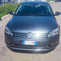 Volkswagen Passat 2.0 TDI DSG - Highline - 2011