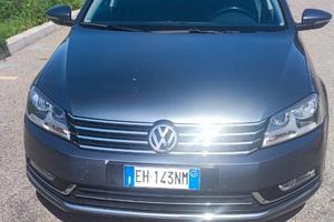 Volkswagen Passat 2.0 TDI DSG - Highline - 2011