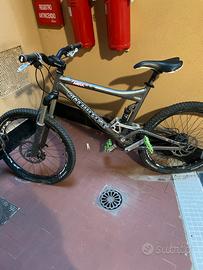 Bicicletta commencal biammortizzata
