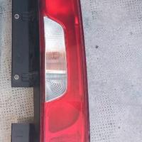 Faro posteriore fiat dobló