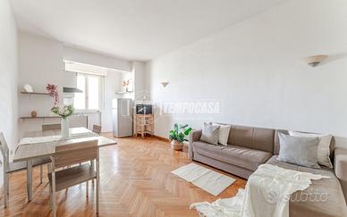 BILOCALE PIANO ALTO IN CITTÀ STUDI