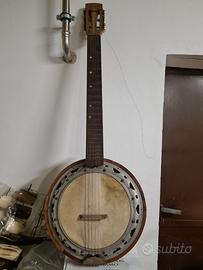 Banjo a sei corde. Marca Sicilmusica.