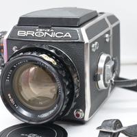 Zenza Bronica EC con 100mm f/2.8 e Magazzino