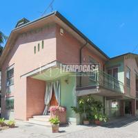 VILLA INDIPENDENTE SU 4 LATI CON GIARDINO PRIVATO