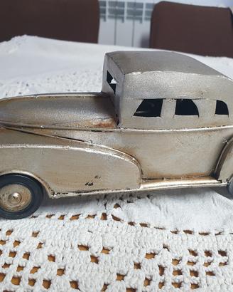 Modellino auto vintage da collezione