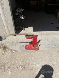 tappatrice manuale a colonna