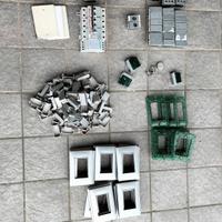 Interrutori Prese Placche Pulsanti Tappi