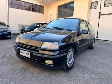Renault Clio 1.8i 16V cat