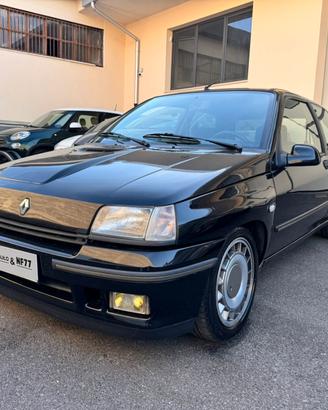 Renault Clio 1.8i 16V cat
