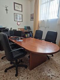 Tavolo ovale per riunioni in legno di noce