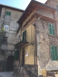 APPARTAMENTO DA RISTRUTTURARE (Rif. 1128)