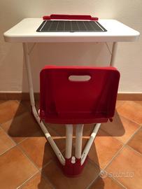 Scrivania con lavagnetta e sgabello