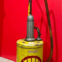 Distributore Olio a pompa Shell anni 60/70