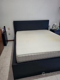 Letto Malm ikea 160x200 nero + comodini.
