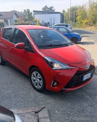 Toyota Yaris 1.5 Hybrid 5 porte Business