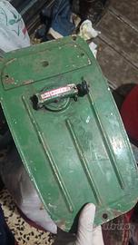 Serbatoio vespa 50 N,L,R 125,150 PX ganci esterni