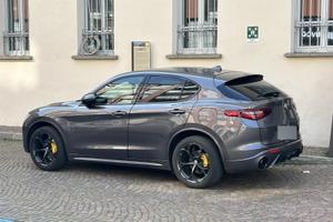 STELVIO ALFA ROMEO 210 CV
