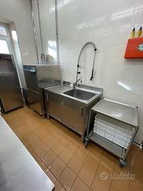 Cucina completa per ristorante