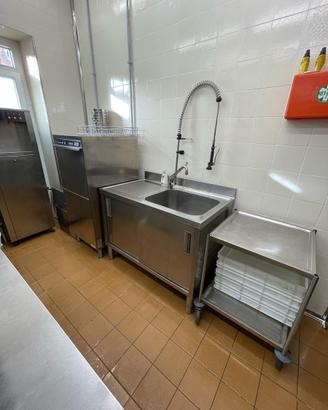 Cucina completa per ristorante