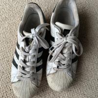 Scarpe da ginnastica adidas superstar usate